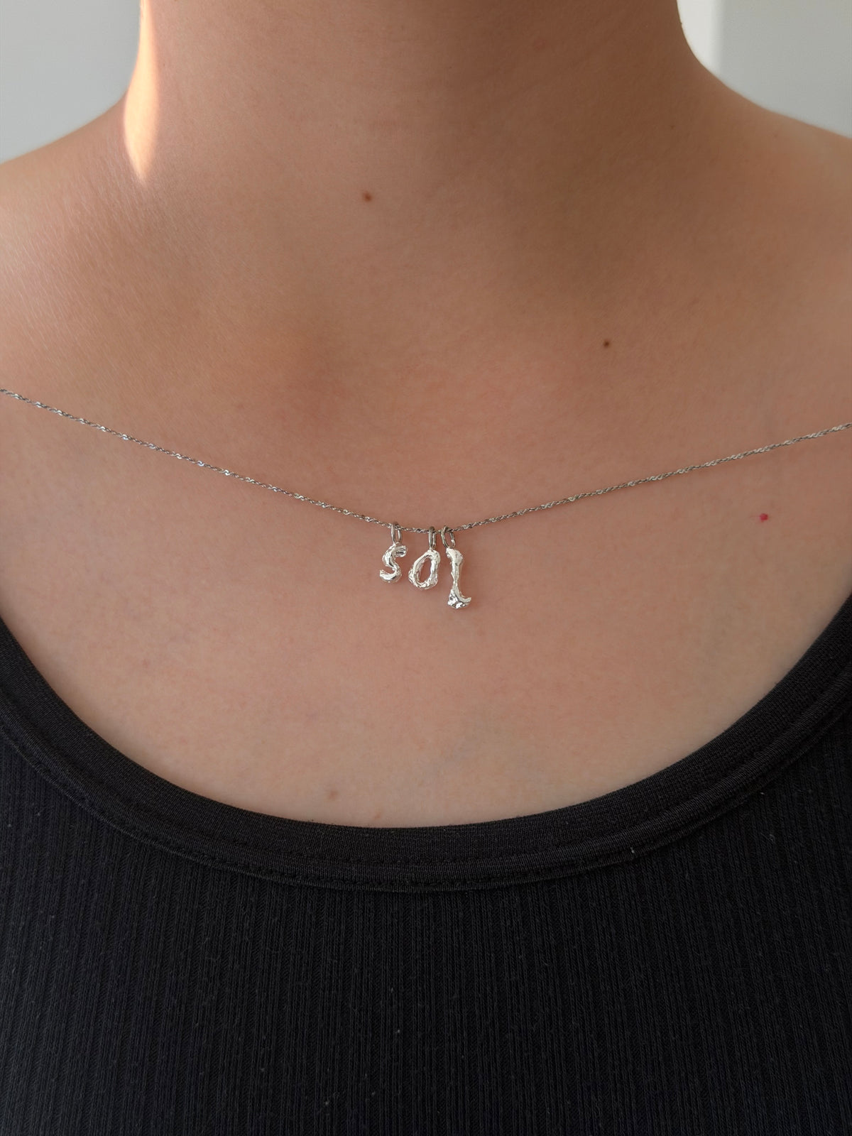 Alphabet necklace（アルファベットネックレス）